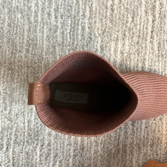 Barely worn Steven knit boot - Picture 8 of 9